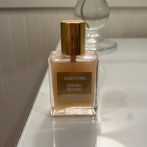 Tom Ford shimmering body oil